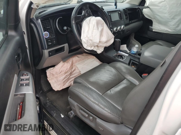 2018 Toyota Sequoia SR5 with VIN 5TDBY5G13JS165133, listed as a Copart auction lot 45189315 with 0 mi miles and Salvage Title. Bid and sale history available at carsss.com. Image 8.