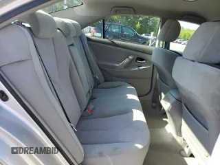 2010 Toyota Camry z VIN 4T1BF3EK8AU042859, wystawiony jako Copart lot #56377355 z przebiegiem 71 660 mil mil oraz Szkoda całkowita • Salvage title. Historia ofert i sprzedaży dostępna na DreamBid. Obrazek 10.