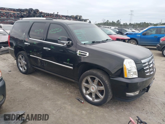 2013 Cadillac Escalade z VIN 1GYS4EEJXDR123523, wystawiony jako IAAI lot #41297183 z przebiegiem 98 248 mil mil oraz . Historia ofert i sprzedaży dostępna na DreamBid. Obrazek 1.