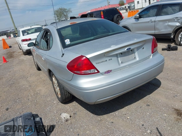 2006 Ford Taurus SE with VIN 1FAFP53U66A101635, listed as a IAAI auction lot 42067998 with 208,734 mi miles. Bid and sale history available at carsss.com. Image 3.