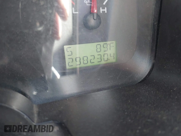 2005 Ford F-150 XLT with VIN 1FTPW125X5KE67448, listed as a IAAI auction lot 41975500 with 298,230 mi miles. Bid and sale history available at carsss.com. Image 7.