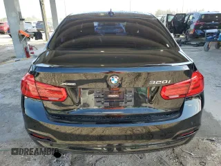 2018 BMW 3 Series 320i xDrive z VIN WBA8A3C51JA489672, wystawiony jako Copart lot #55775625 z przebiegiem 66 626 mil mil oraz Szkoda całkowita • Salvage title. Historia ofert i sprzedaży dostępna na DreamBid. Obrazek 6.