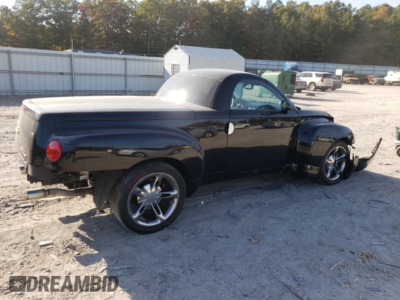 2005 Chevrolet SSR LS z VIN 1GCES14H35B121137, wystawiony jako Copart lot #77892444 z przebiegiem 89 997 mil mil oraz Szkoda całkowita • Salvage title. Historia ofert i sprzedaży dostępna na DreamBid. Obrazek 3.