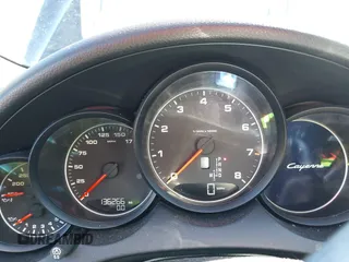 2016 Porsche Cayenne with VIN WP1AA2A21GLA02456, listed as a IAAI auction lot 41309026 with 136,266 mi miles. Bid and sale history available at carsss.com. Image 7.