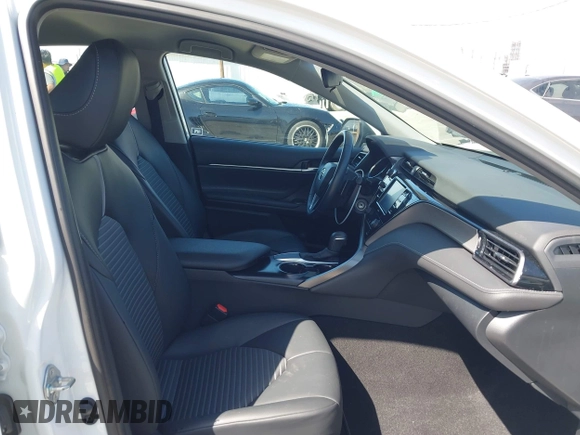 2020 Toyota Camry SE z VIN 4T1G11AK2LU970118, wystawiony jako IAAI lot #41950188 z przebiegiem 11 171 mil mil oraz . Historia ofert i sprzedaży dostępna na DreamBid. Obrazek 5.