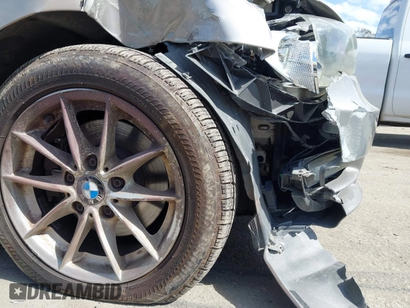 2011 BMW 1 Series 128i с VIN WBAUN1C56BVH82939, выставлен на аукционе IAAI как лот 41700305 с пробегом 91 792 миль миль и . История ставок и продаж доступна на DreamBid. Изображение 14.