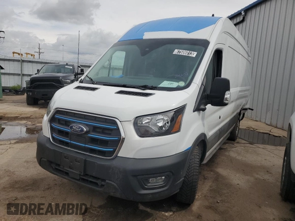 2022 Ford E-Transit Cargo z VIN 1FTBW3XKXNKA30408, wystawiony jako Copart lot #67506013 z przebiegiem 20 228 mil mil oraz . Historia ofert i sprzedaży dostępna na DreamBid. Obrazek 1.
