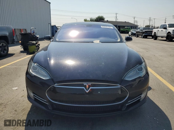 2013 Tesla Model S z VIN 5YJSA1CNXDFP18794, wystawiony jako Copart lot #65090105 z przebiegiem 168 102 mil mil oraz Czysty tytuł • Clean title. Historia ofert i sprzedaży dostępna na DreamBid. Obrazek 5.