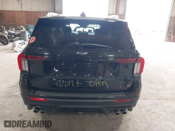 2025 Ford Explorer ST z VIN 1FMWK8GC6SGA08676, wystawiony jako IAAI lot #42043230 z przebiegiem 4 934 mil mil oraz . Historia ofert i sprzedaży dostępna na DreamBid. Obrazek 17.