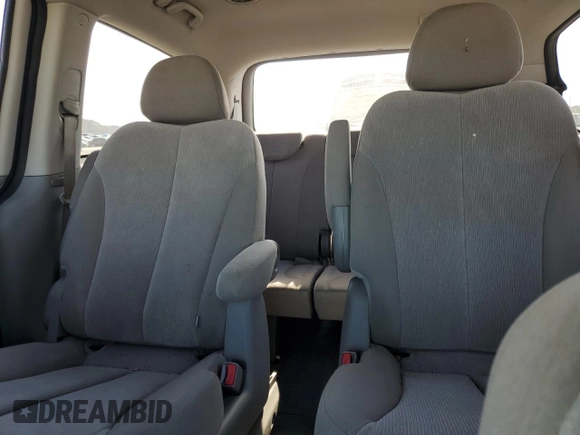 2011 Kia Sedona LX with VIN KNDMG4C75B6369885, listed as a Copart auction lot 49249435 with 225,057 mi miles and Salvage Title. Bid and sale history available at carsss.com. Image 10.