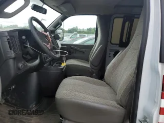 2024 Chevrolet Express Cargo с VIN 1GCWGAF79R1103764, выставлен на аукционе Copart как лот 57837425 с пробегом 24 563 миль миль и Списание • Salvage title. История ставок и продаж доступна на DreamBid. Изображение 7.