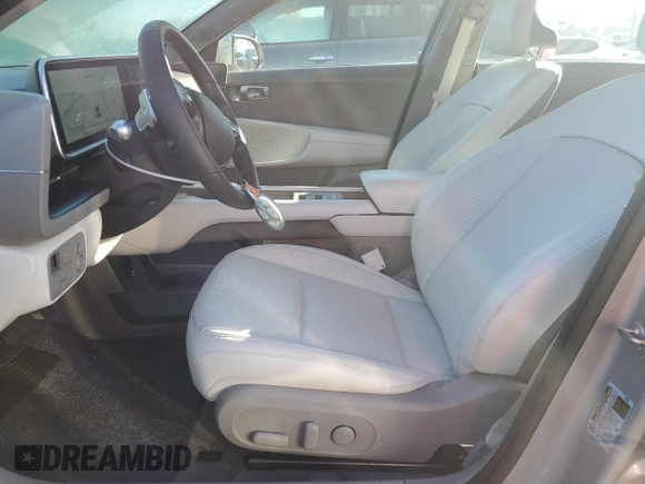 2024 Hyundai Ioniq 6 SEL z VIN KMHM34AA6RA062464, wystawiony jako Copart lot #88105065 z przebiegiem 3 947 mil mil oraz Szkoda całkowita • Salvage title. Historia ofert i sprzedaży dostępna na DreamBid. Obrazek 7.