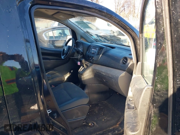 2013 Nissan NV200 SV with VIN 3N6CM0KN1DK697250, listed as a IAAI auction lot 41519653 with 200,379 mi miles and . Bid and sale history available at carsss.com. Image 5.