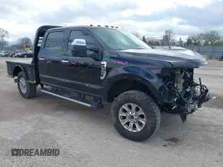 2018 Ford F-250 XL z VIN 1FT7W2BT2JEB68100, wystawiony jako IAAI lot #41974819 z przebiegiem 172 561 mil mil oraz . Historia ofert i sprzedaży dostępna na DreamBid. Obrazek 1.