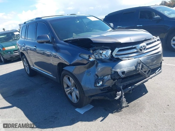 2013 Toyota Highlander Limited with VIN 5TDYK3EH5DS113166, listed as a IAAI auction lot 41791871 with 130,241 mi miles. Bid and sale history available at carsss.com. Image 1.