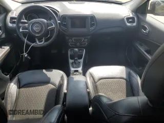 2020 Jeep Compass Latitude z VIN 3C4NJCBB2LT247031, wystawiony jako Copart lot #54294465 z przebiegiem 60 697 mil mil oraz Szkoda całkowita • Salvage title. Historia ofert i sprzedaży dostępna na DreamBid. Obrazek 8.