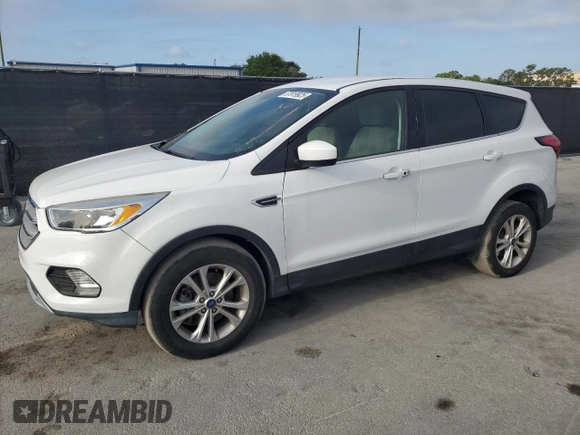 2019 Ford Escape SE z VIN 1FMCU9GD9KUA02481, wystawiony jako Copart lot #57919925 z przebiegiem 63 874 mil mil oraz Czysty tytuł • Clean title. Historia ofert i sprzedaży dostępna na DreamBid. Obrazek 1.