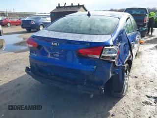 2018 Kia Forte LX with VIN 3KPFK4A76JE184604, listed as a IAAI auction lot 41965195 with 87,732 mi miles. Bid and sale history available at carsss.com. Image 4.