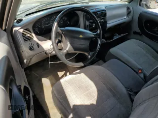 1995 Ford Ranger XL z VIN 1FTCR14A1SPA34776, wystawiony jako Copart lot #58215525 z przebiegiem 174 483 mil mil oraz Tytuł czysty. Historia ofert i sprzedaży dostępna na DreamBid. Obrazek 8.