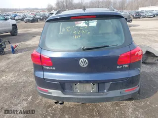2016 Volkswagen Tiguan R-Line with VIN WVGAV7AX9GW559849, listed as a IAAI auction lot 41638636 with 133,751 mi miles. Bid and sale history available at carsss.com. Image 15.