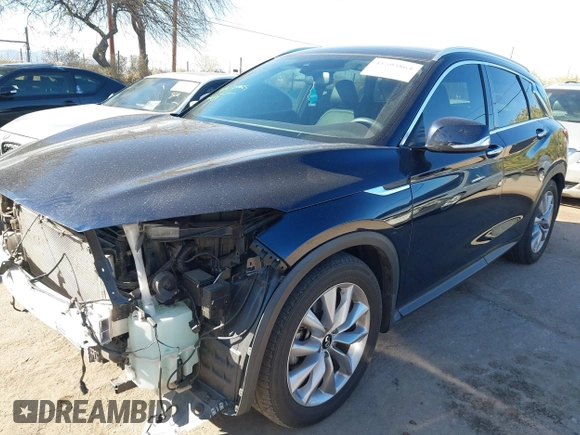 2020 Infiniti QX50 Luxe z VIN 3PCAJ5M17LF109157, wystawiony jako IAAI lot #41593864 z przebiegiem 27 895 mil mil oraz . Historia ofert i sprzedaży dostępna na DreamBid. Obrazek 2.