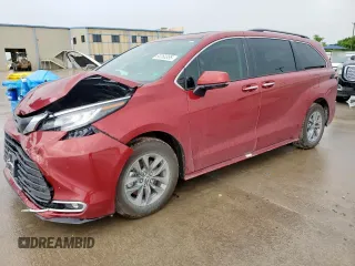 2022 Toyota Sienna XLE with VIN 5TDYRKEC0NS092321, listed as a Copart auction lot 60360355 with 43,062 mi miles and Salvage title. Bid and sale history available at DreamBid. Image 1.