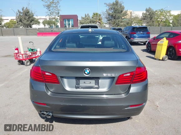 2015 BMW 5 Series 528i z VIN WBA5A5C5XFD515013, wystawiony jako IAAI lot #42105984 z przebiegiem 157 465 mil mil oraz . Historia ofert i sprzedaży dostępna na DreamBid. Obrazek 16.
