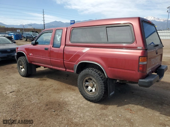 1991 Toyota 4WD Pickups DLX with VIN JT4VN13D8M5046082, listed as a Copart auction lot 53050695 with 184,411 mi miles and Clean Title. Bid and sale history available at carsss.com. Image 2.