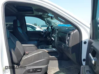 2021 GMC Sierra 1500 Denali z VIN 3GTU9FEL1MG349215, wystawiony jako IAAI lot #42585810 z przebiegiem 97 465 mil mil oraz . Historia ofert i sprzedaży dostępna na DreamBid. Obrazek 5.