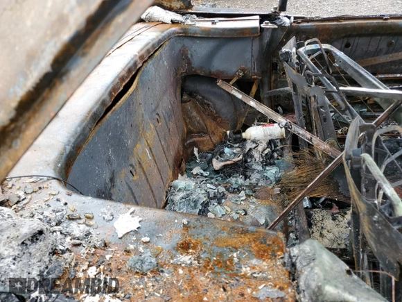 1989 Mercedes-Benz 560 SL с VIN WDBBA48D3KA104286, выставлен на аукционе Copart как лот 81575024 с пробегом Не указан миль и На запчасти • Non repairable. История ставок и продаж доступна на DreamBid. Изображение 10.