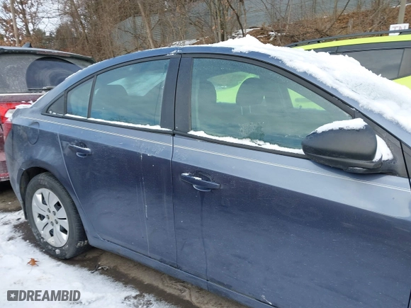 2014 Chevrolet Cruze LS with VIN 1G1PB5SG7E7142059, listed as a IAAI auction lot 41435050 with 106,067 mi miles. Bid and sale history available at carsss.com. Image 12.