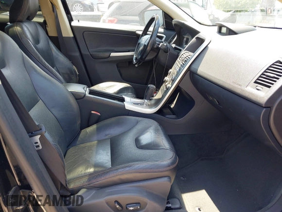 2010 Volvo XC60 3.0T with VIN YV4992DZ4A2029943, listed as a IAAI auction lot 42443995 with 197,979 mi miles and . Bid and sale history available at DreamBid. Image 5.