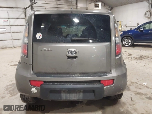 2011 Kia Soul + with VIN KNDJT2A23B7317367, listed as a IAAI auction lot 41880399 with 186,736 mi miles. Bid and sale history available at carsss.com. Image 16.