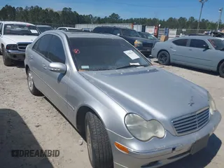 2003 Mercedes-Benz C 240 z VIN WDBRF61J93F318392, wystawiony jako IAAI lot #41886149 z przebiegiem Nie podano mil oraz . Historia ofert i sprzedaży dostępna na DreamBid. Obrazek 1.