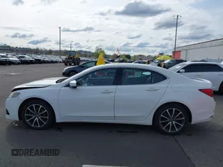 2015 Acura TLX V6 z VIN 19UUB2F30FA012923, wystawiony jako IAAI lot #42000107 z przebiegiem 101 133 mil mil oraz . Historia ofert i sprzedaży dostępna na DreamBid. Obrazek 14.