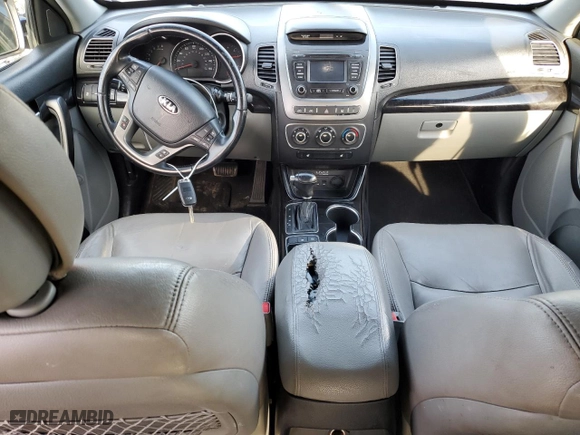 2014 Kia Sorento LX with VIN 5XYKT3A68EG431885, listed as a Copart auction lot 52575325 with 194,046 mi miles and Clean Title. Bid and sale history available at carsss.com. Image 8.