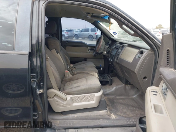 2010 Ford F-150 XL with VIN 1FTEW1CW6AKA27364, listed as a IAAI auction lot 41939980 with 320,285 mi miles. Bid and sale history available at carsss.com. Image 5.