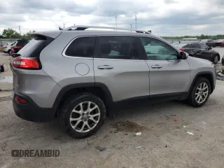 2017 Jeep Cherokee Latitude with VIN 1C4PJMCBXHW562996, listed as a Copart auction lot 56532255 with 175,698 mi miles and Salvage title. Bid and sale history available at DreamBid. Image 3.