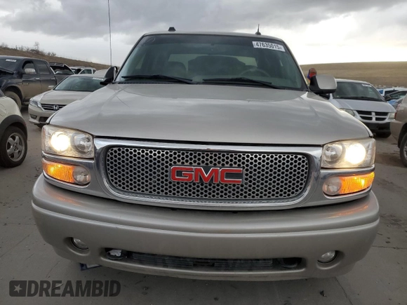 2005 GMC Sierra Denali z VIN 2GTEK63N951254277, wystawiony jako Copart lot #47635015 z przebiegiem 177 167 mil mil oraz Szkody całkowita. Historia ofert i sprzedaży dostępna na DreamBid. Obrazek 5.