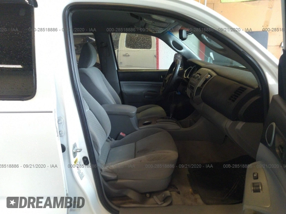 2009 Toyota Tacoma PreRunner with VIN 3TMJU62N59M083231, listed as a IAAI auction lot 28518886 with 190,324 mi miles. Bid and sale history available at carsss.com. Image 5.