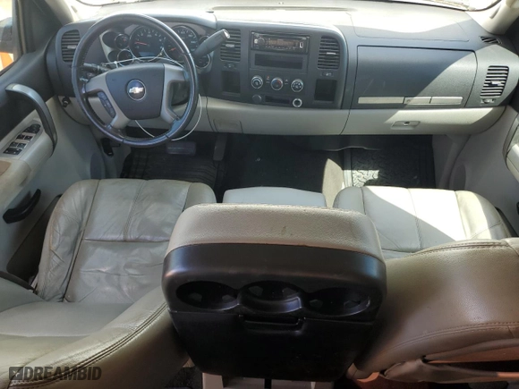 2008 Chevrolet Silverado 1500 LT w/2LT with VIN 1GCEC19J98Z295928, listed as a Copart auction lot 71609814 with 244,062 mi miles and Salvage Title. Bid and sale history available at carsss.com. Image 8.