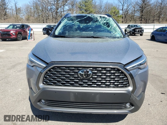 2022 Toyota Corolla Cross XLE z VIN 7MUDAABGXNV042300, wystawiony jako Copart lot #55034815 z przebiegiem 10 457 mil mil oraz Szkoda całkowita • Salvage title. Historia ofert i sprzedaży dostępna na DreamBid. Obrazek 5.