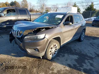 2019 Jeep Cherokee Altitude with VIN 1C4PJMLN0KD213357, listed as a IAAI auction lot 41320886 with 136,506 mi miles. Bid and sale history available at carsss.com. Image 17.