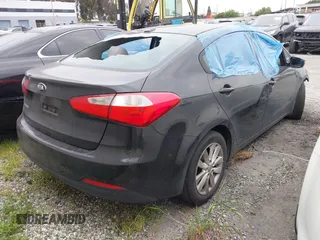 2015 Kia Forte LX with VIN KNAFX4A69F5279165, listed as a IAAI auction lot 42020060 with 1 mi miles. Bid and sale history available at carsss.com. Image 4.