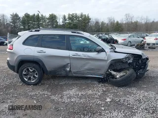2019 Jeep Cherokee Trailhawk with VIN 1C4PJMBX5KD103259, listed as a IAAI auction lot 41704861 with 39,923 mi miles and . Bid and sale history available at DreamBid. Image 13.