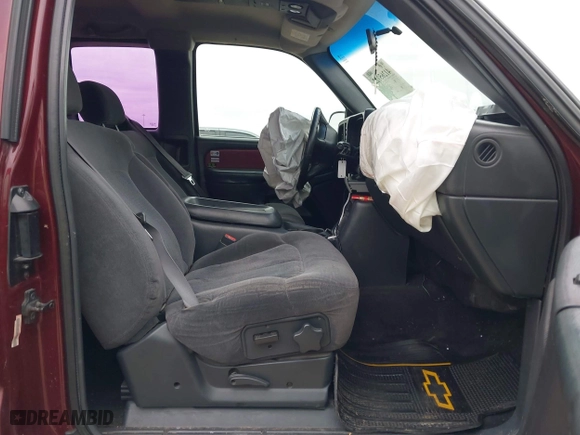 2002 Chevrolet Silverado 1500 LT with VIN 1GCEK19T02E240092, listed as a IAAI auction lot 41265722 with 228,065 mi miles. Bid and sale history available at carsss.com. Image 5.