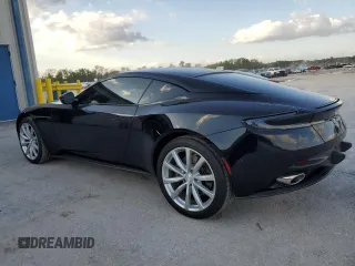 2021 Aston Martin DB11 V8 z VIN SCFRMFAW6MGL10668, wystawiony jako Copart lot #82569884 z przebiegiem 13 784 mil mil oraz Szkody całkowita. Historia ofert i sprzedaży dostępna na DreamBid. Obrazek 2.