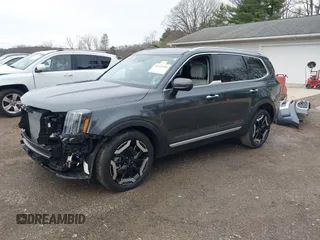 2024 Kia Telluride S with VIN 5XYP64GC8RG553376, listed as a IAAI auction lot 41952508 with 7,218 mi miles and . Bid and sale history available at carsss.com. Image 22.