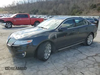 2011 Lincoln MKS z VIN 1LNHL9DR2BG602413, wystawiony jako Copart lot #46985015 z przebiegiem 125 024 mil mil oraz Szkoda całkowita • Salvage title. Historia ofert i sprzedaży dostępna na DreamBid. Obrazek 1.