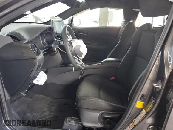 2019 Toyota C-HR XLE z VIN JTNKHMBX9K1026091, wystawiony jako Copart lot #50811835 z przebiegiem 86 424 mil mil oraz Szkoda całkowita • Salvage title. Historia ofert i sprzedaży dostępna na DreamBid. Obrazek 7.